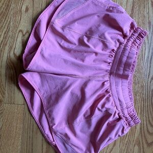 Lululemon Hotty Hot shorts 4” low rise raspberry cream Size 6